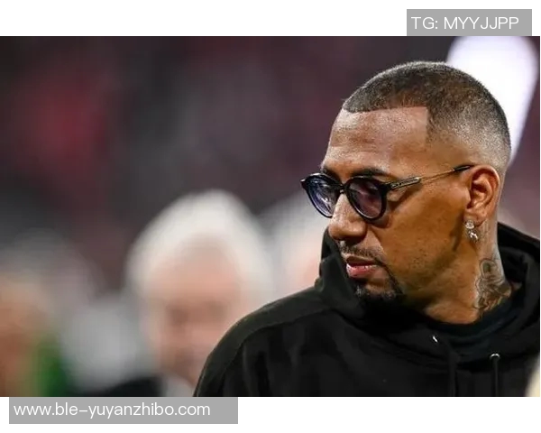 马卡：因负面争议，博阿滕在巴萨进行教练课程时遭球迷批评